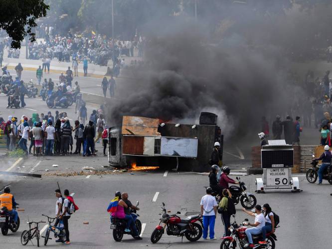 Maduro roept hulp leger in na ‘staatsgreep’ oppositie Venezuela