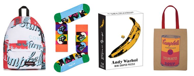 In Tate Modern (Londen) opende vorige week een retrospectieve van Andy Warhol, en de giftshop ligt vol merchandise van de overleden kunstenaar. Beeld TATE/The Andy Warhol Foundation for the Visual Arts