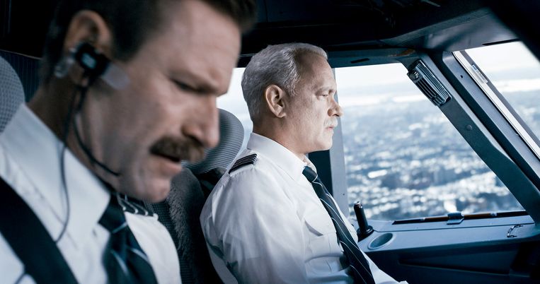 Aaron Eckhart als Jeff Skiles en Tom Hanks als Chesley 