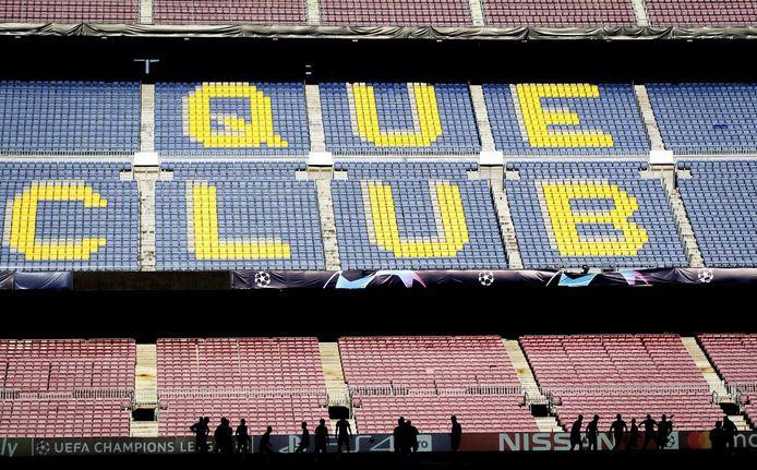 De selectie van PSV tijdens de laatste training voor het duel met FC Barcelona in Camp Nou.