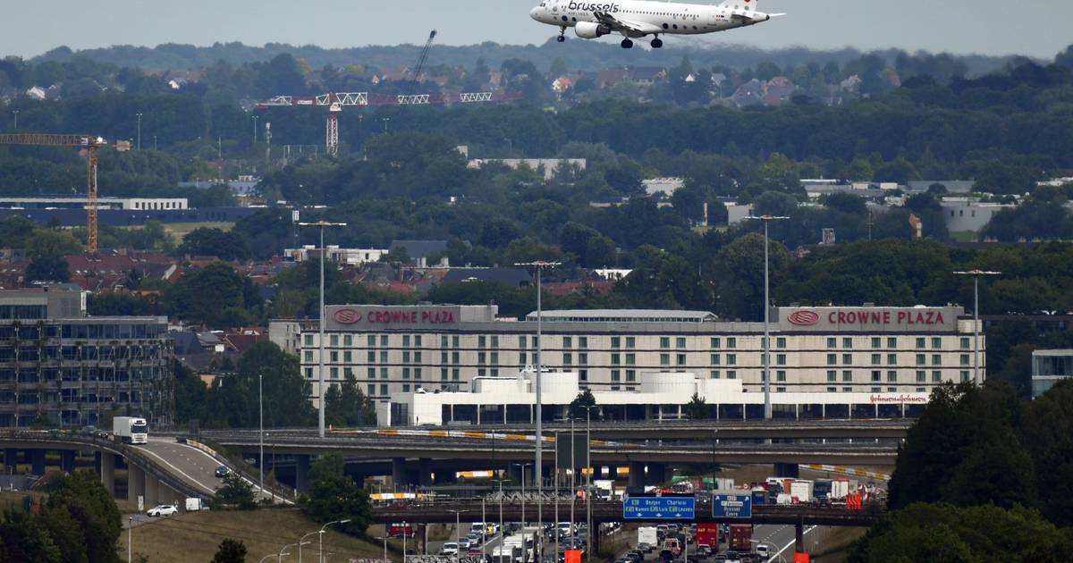 Шум является серьезной проблемой для более чем 200 000 человек, проживающих рядом с аэропортом Брюсселя: «около половины из них хуже спят» |  внутренний