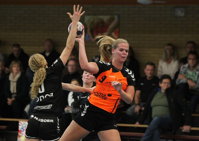 Lisa Oosterwijk was met een doelpunt in de slotfase belangrijk voor Voorwaarts, dat een minimale zege behaalde tegen MHV'81.