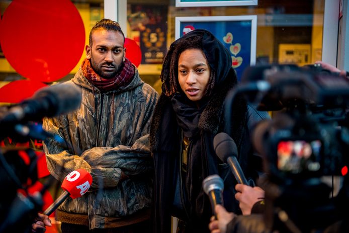 De LHBT community komt bij elkaar in Theater De Vaillant. De organisatoren praten met de pers.