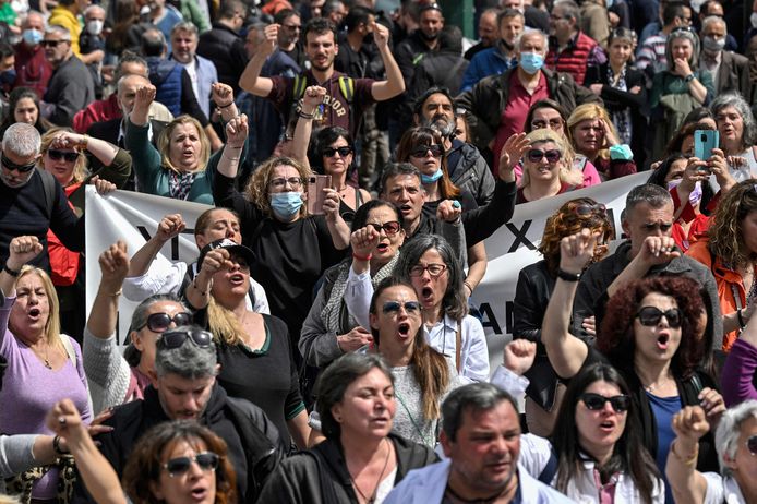 All'inizio di questo mese, migliaia di persone sono scese in piazza ad Atene per protestare contro l'impatto dell'aumento dei prezzi.