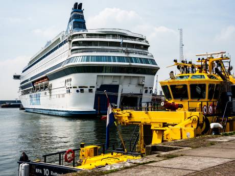 Twee medewerkers zwaargewond bij ongeval op asielschip: inspectie start onderzoek