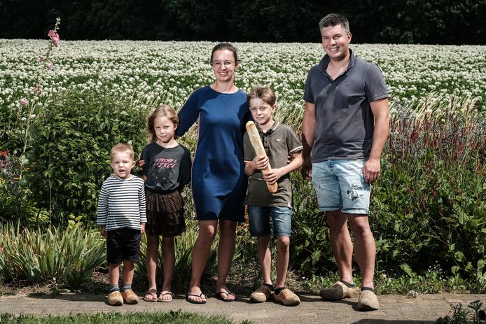 Geen Van Bommel kroketten meer maar camembert en roomboter