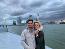 Rutger van Stigt Thans met zijn vriendin Hanna Ton met wie hij samen Stadswandeling 010 is begonnen.
