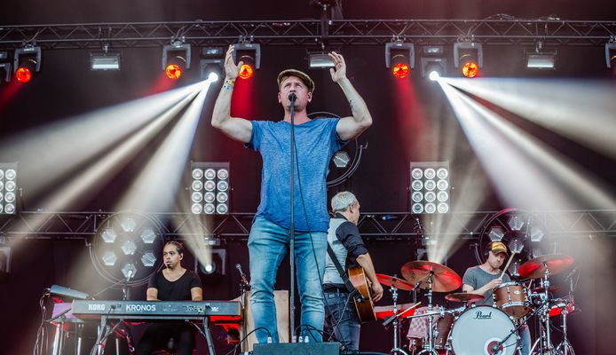 Racoon tijdens een concert op Concert at Sea in 2017.

Racoon is genomineerd voor een Edison 2022.