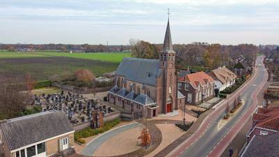 Wie gaat aan de haal met ‘de kerk van 4 ton’? ‘Als de koper maar liefde heeft én het pleintje met ru