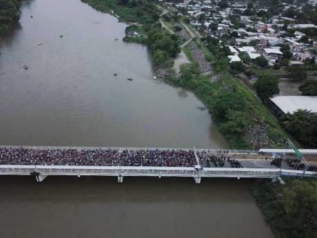 Duizenden Hondurezen op weg terug naar huis
