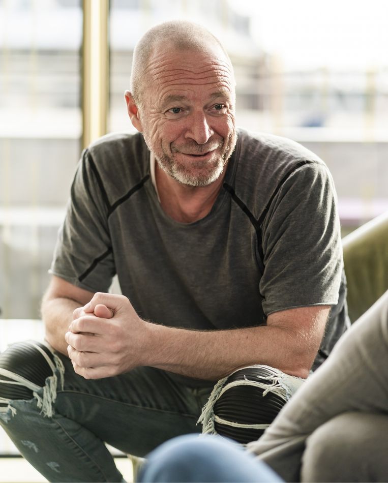 Warner Prevoo: 'Nu pas besef ik hoe ver­schrik­kelijk ­onderzoeken zijn. Toen ik in de CT-scanner moest, wilde ik uit die buis springen en gillen: 'Dit wil ik niet!' Beeld Paul Tolenaar