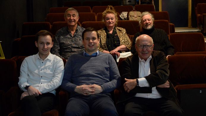 De bestuurders van de bestuurders van 
Theater Korenmarkt vzw: André Mertens (voorzitter), Gerd Beullens (vice-voorzitter), Anthony Decoene (secretaris), Peter Pauwels (penningmeester), Marc Meuleman en Sven De Gieter.