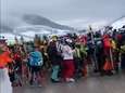 Welke coronacrisis? Mensen staan op elkaar gepakt aan kabelbanen in Oostenrijkse Tirol