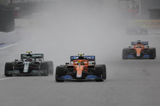 Lando Norris haalt Sebastian Vettel in.