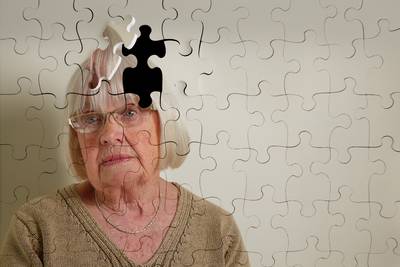 1 op de 5 mensen krijgt vroeg of laat dementie. Deze 10 zaken moet je wel of juist niét doen om je risico te verkleinen
