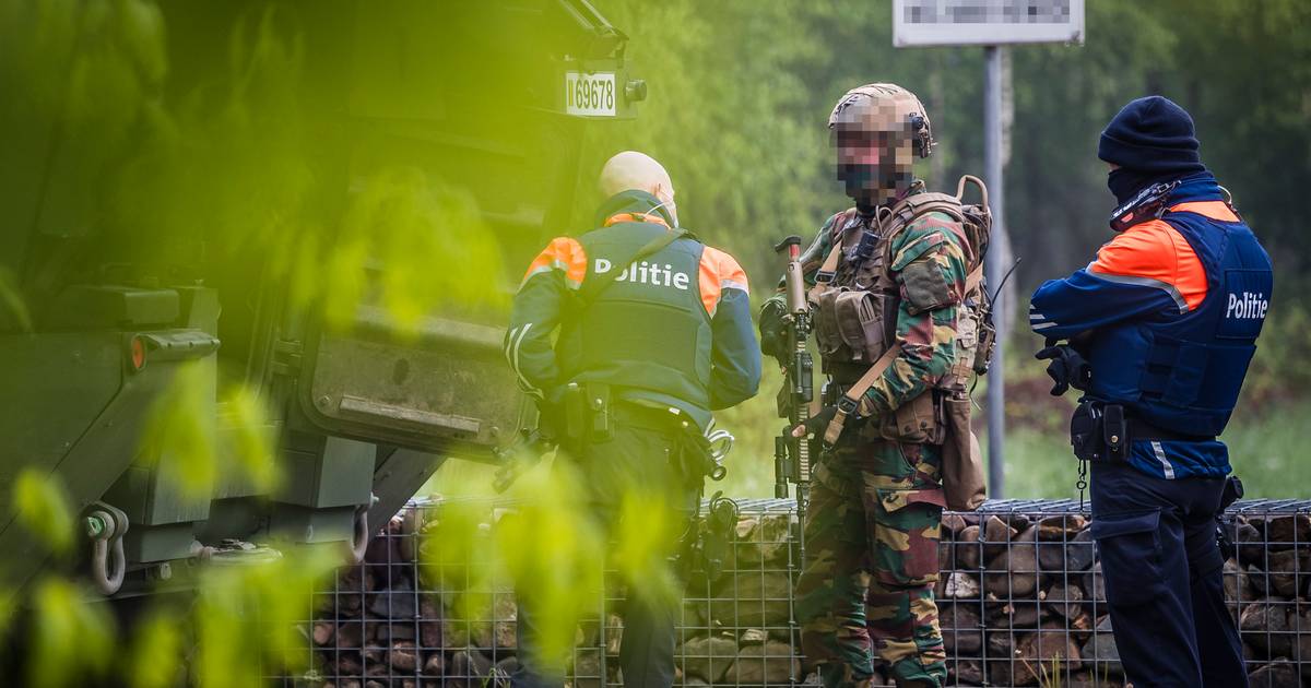 Collega S Jurgen Conings Twijfelen Aan Tactiek Politie Zit Hij Wel Waar Wij Zoeken Klopjacht Op Jurgen Conings Hln Be