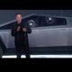 Met één worp gaat de koers van het miljardenbedrijf van Elon Musk onderuit