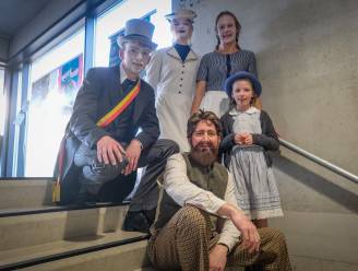 “Prachtig om met tientallen dorpsgenoten op podium te staan”: 150 deelnemers klaar voor première gemeentelijke musical ‘De Sirene van Ensor’