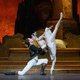 Spectaculaire ‘Sleeping Beauty’ dankzij danskoppel met gouden aura