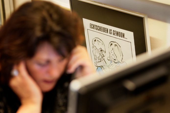 Bij de kindertelefoon komen veel belletjes binnen van kinderen die zich thuis niet veilig voelen.