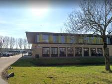 Docent (58) ontslagen om aanranding jongen: ‘Zijn hand ging richting geslachtsdeel’