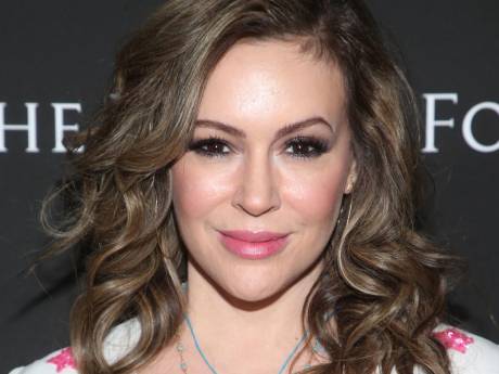 “J’ai cru mourir”, Alyssa Milano raconte son combat contre le coronavirus