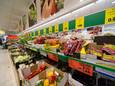 Aanbiedingen op de groenteafdeling van een supermarkt. Archiefbeeld.