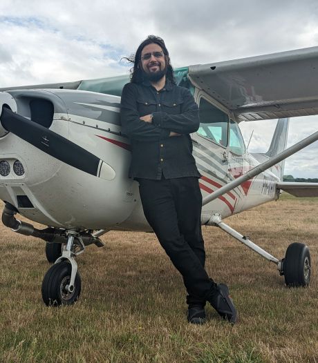 Rami (33) speelde veel Flight Simulator en is nu piloot: ‘Ik wist door de game al waar alles zat’