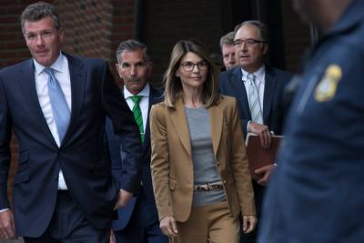 Lori Loughlin nu ook vervolgd voor samenzwering in fraudezaak