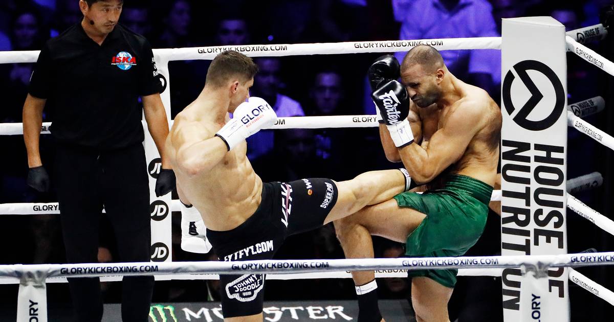 Rematch kickboksen tussen Rico Verhoeven en Badr Hari eindigt op anticlimax na blessure Hari