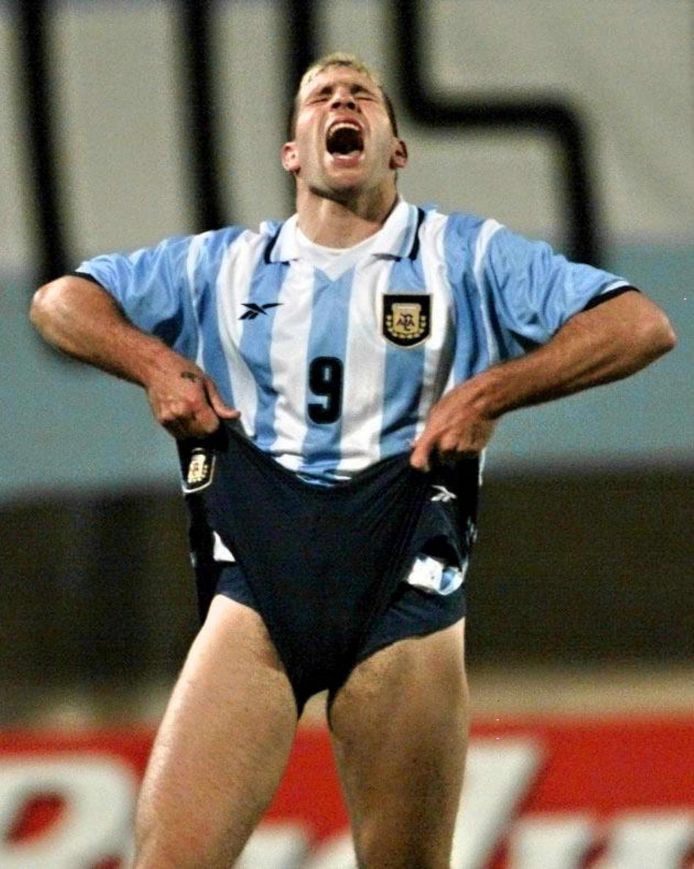 Martin Palermo schreeuwt het uit na zijn drie gemiste strafschoppen tegen Colombia.