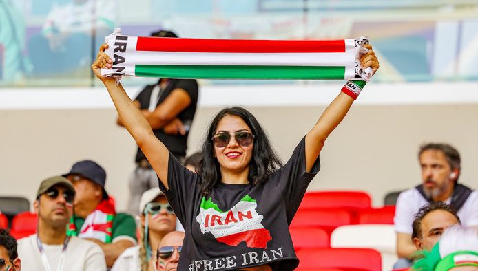 Une supportrice iranienne lors du match contre le pays de Galles.