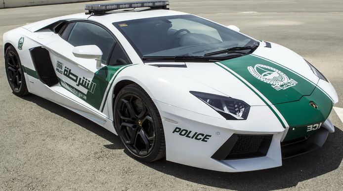 Sinds april 2013 beschikt het politiekorps over een Lamborghini Aventador.