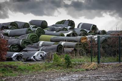 Weer uitstel gevraagd voor afvoeren tien miljoen kilo kunstgras van Tuf Recycling in Hedel en Velddr