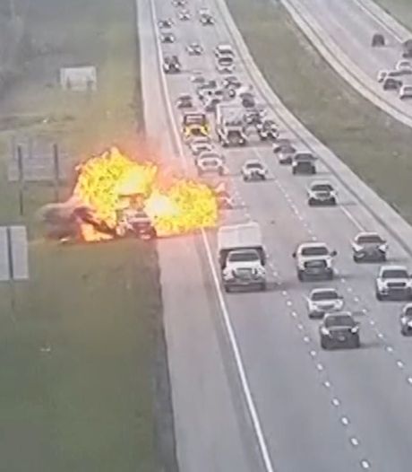 Crash leidt tot grote explosie op Amerikaanse snelweg