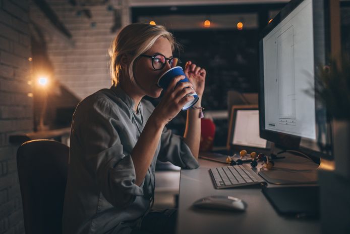 Foto ter illustratie. Wanneer wordt hard werken té hard werken?