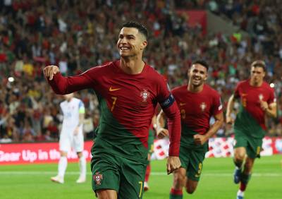 KIJK. Met dank aan Ronaldo: Portugal en Martínez plaatsen zich na twee goals van ‘CR7’ voor het EK