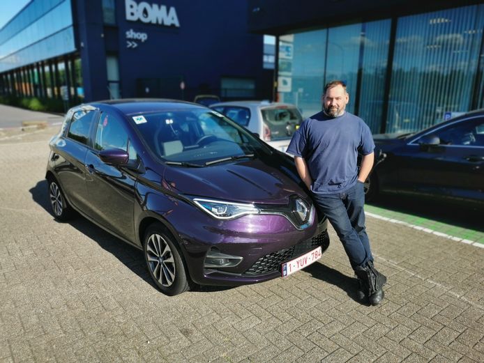 Kris De Rocker met zijn Renault Zoë
