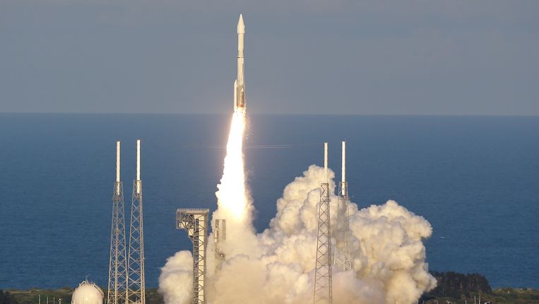 De lancering van de OSIRIS-REX op Cape Canaveral. Beeld AP