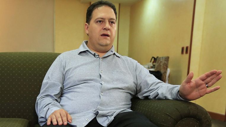De Zoon Van Pablo Escobar Spreekt Mijn Vader Liet Een Politiechef Met 150 Schoten Afmaken Omdat Hij Mij Had Durven Op Te Pakken Tv Showbizz Hln