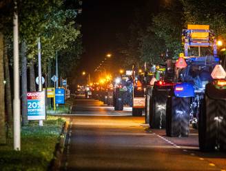 Verkeerschaos in Nederland: boeren gaan met tractoren snelweg op, meer dan 800 km file