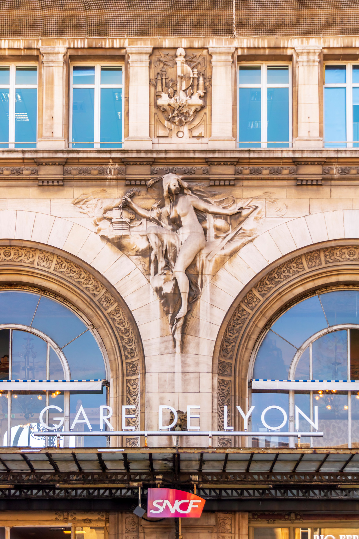 Gare de Lyon, het vroegere vertrekstation van de befaamde Blauwe Trein. Beeld Sander Groen