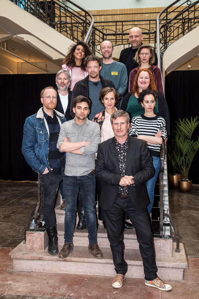 Met de rest van de cast van ‘De Collega’s 2.0’, en regisseur Jan Verheyen.