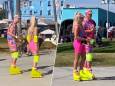 Rolschaatsen in neonkleurige outfits: Margot Robbie en Ryan Gosling  amuseren zich rot op de set van ‘Barbie’