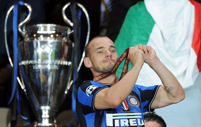 Wesley Sneijder dopo aver vinto la finale di Champions League contro il Bayern Monaco nel 2010 a Madrid.