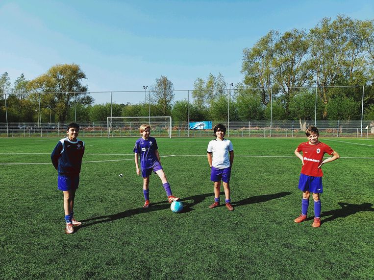 Amin, Casper, Lennert en Aryas spelen bij de U13 van Ik Dien. Beeld RV