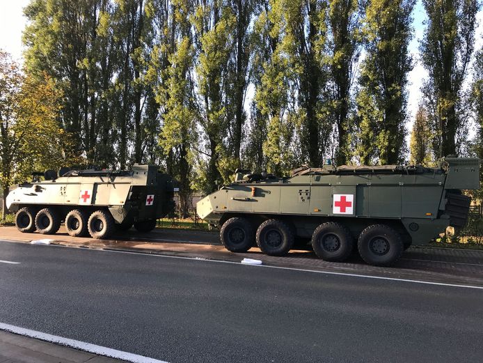 De kop-staartaanrijding tussen twee pantservoertuigen vond plaats in de Brugsesteenweg in Sint-Joris.