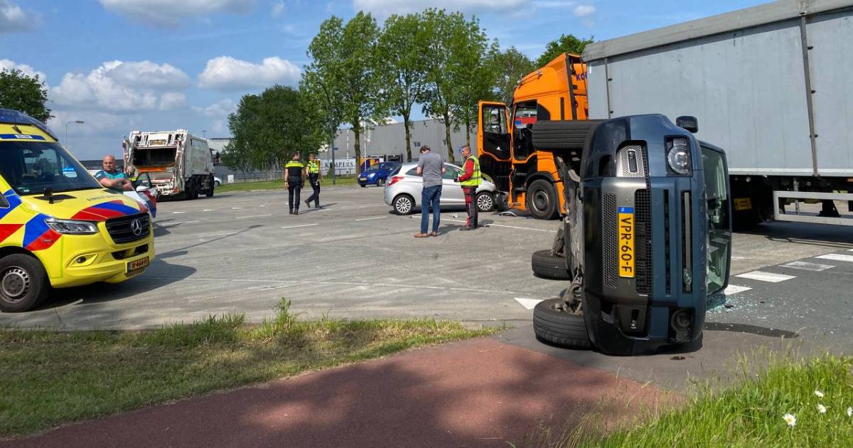 Wielrenner aangereden bij Eemnes, met hoofdwonden naar het ziekenhuis.