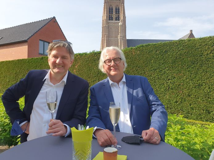 Paul Snoeys (54) neemt de fakkel over van Ed Van den Ouweland (58).