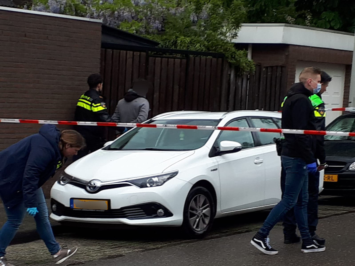 Een man wordt aangehouden in de 30e straat Gildekamp.